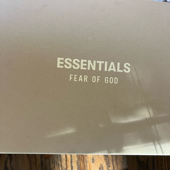 NIB Essentials Fear of God Sneaker - Picture 8 of 11